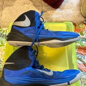 Men’s Nike basketball shoes. Great condition. Size 11.5